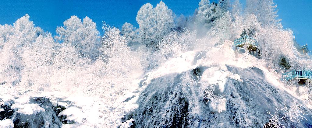 Frostwork formed on Rimyong Stream