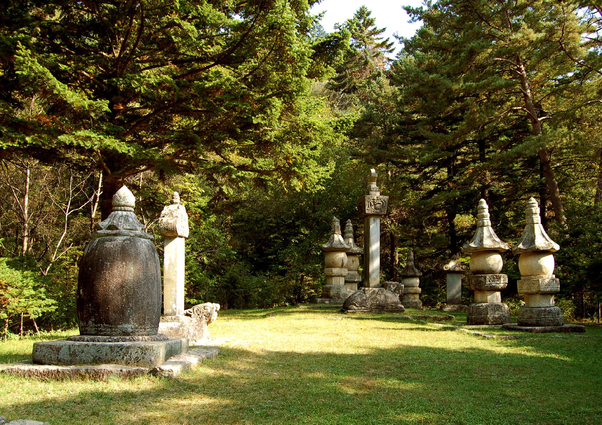 Mt Myohyang - Monument of Saint Sosan and Sarira Stupas