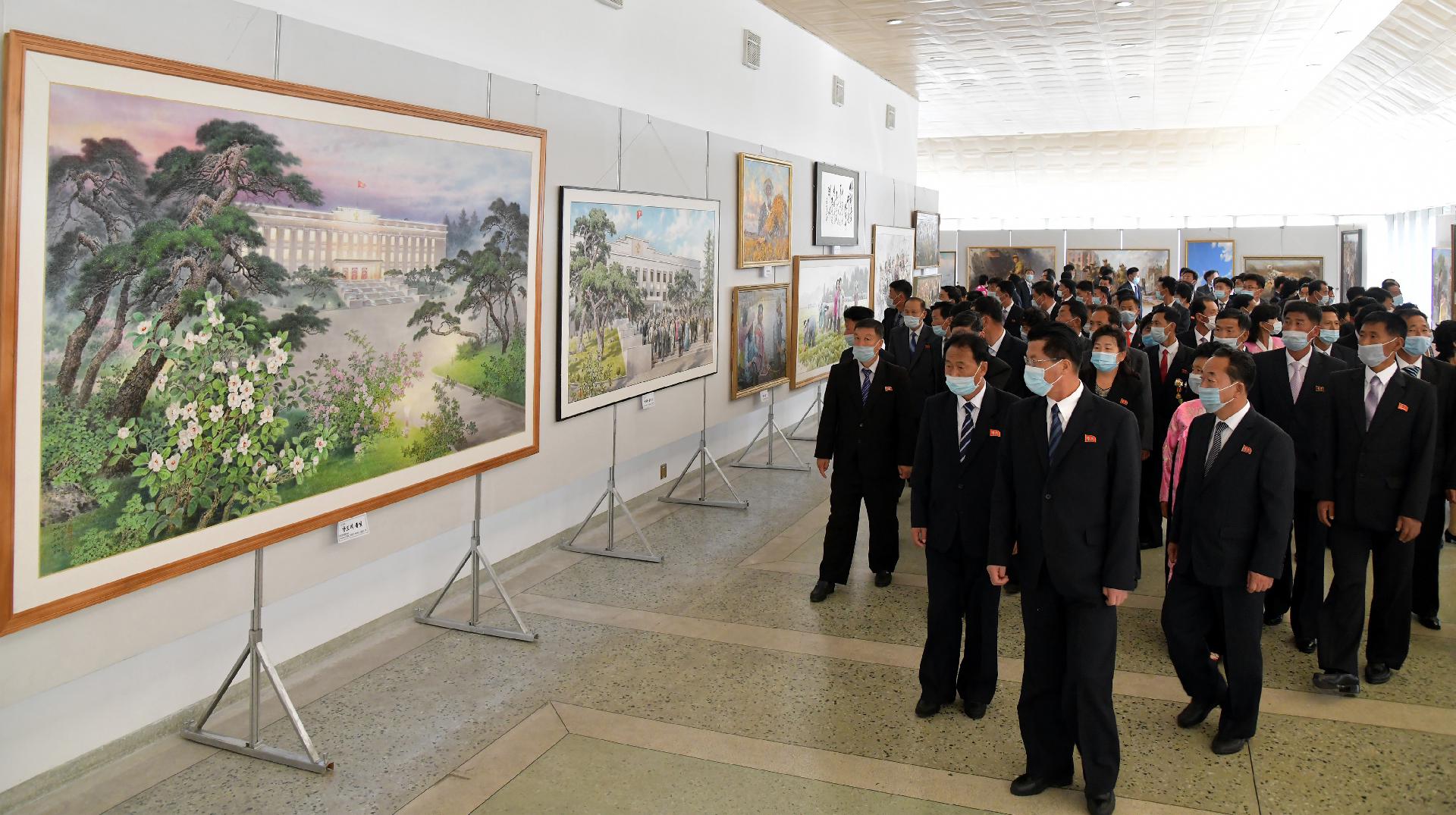 National art festival was opened in celebration for the 75th anniversary of the WPK