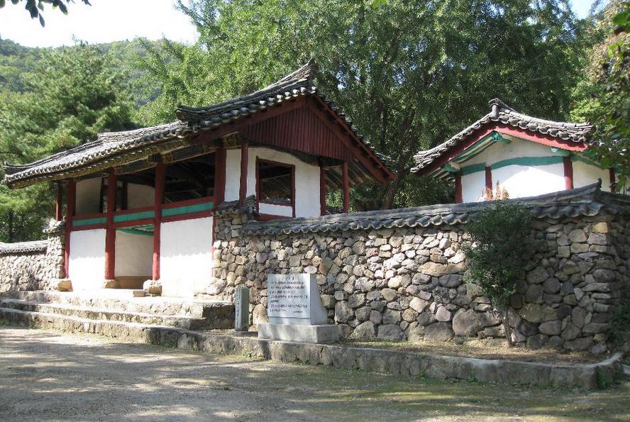 Ryonggok Private School