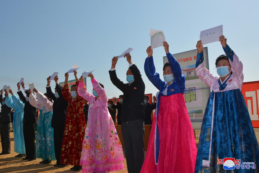 Housewarming event in fairyland villages newly built in disaster areas of Hongwon County, South Hamgyong Province