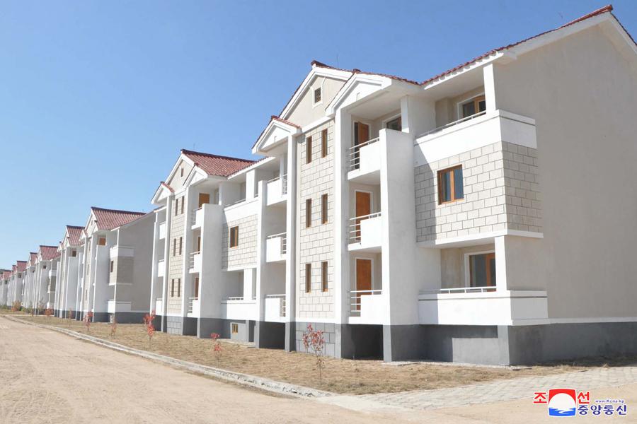 Housewarming in newly built villages of disaster areas in Kaesong City, North Hwanghae Province and South Hwanghae Province 