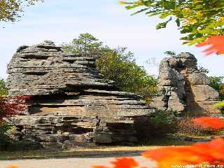 Kama Crag and Remun Rock